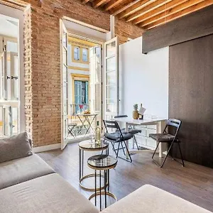 https://luxury-apartment-in-the-center-of-malaga.hotelsinnerja.org